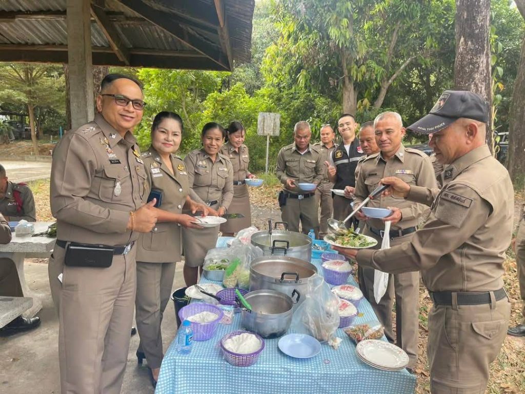โครงการอาหารกลางวัน