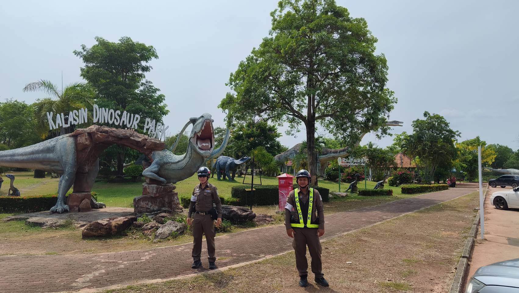 ตรวจการจราจรและกวดขันวินัยจราจร การแข่งรถในทาง